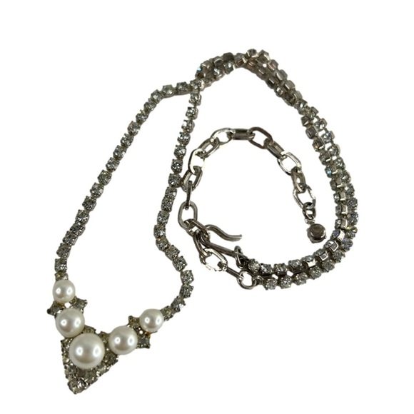 Pearls Rhinestones Fashion Necklace - Picture 2 of 8